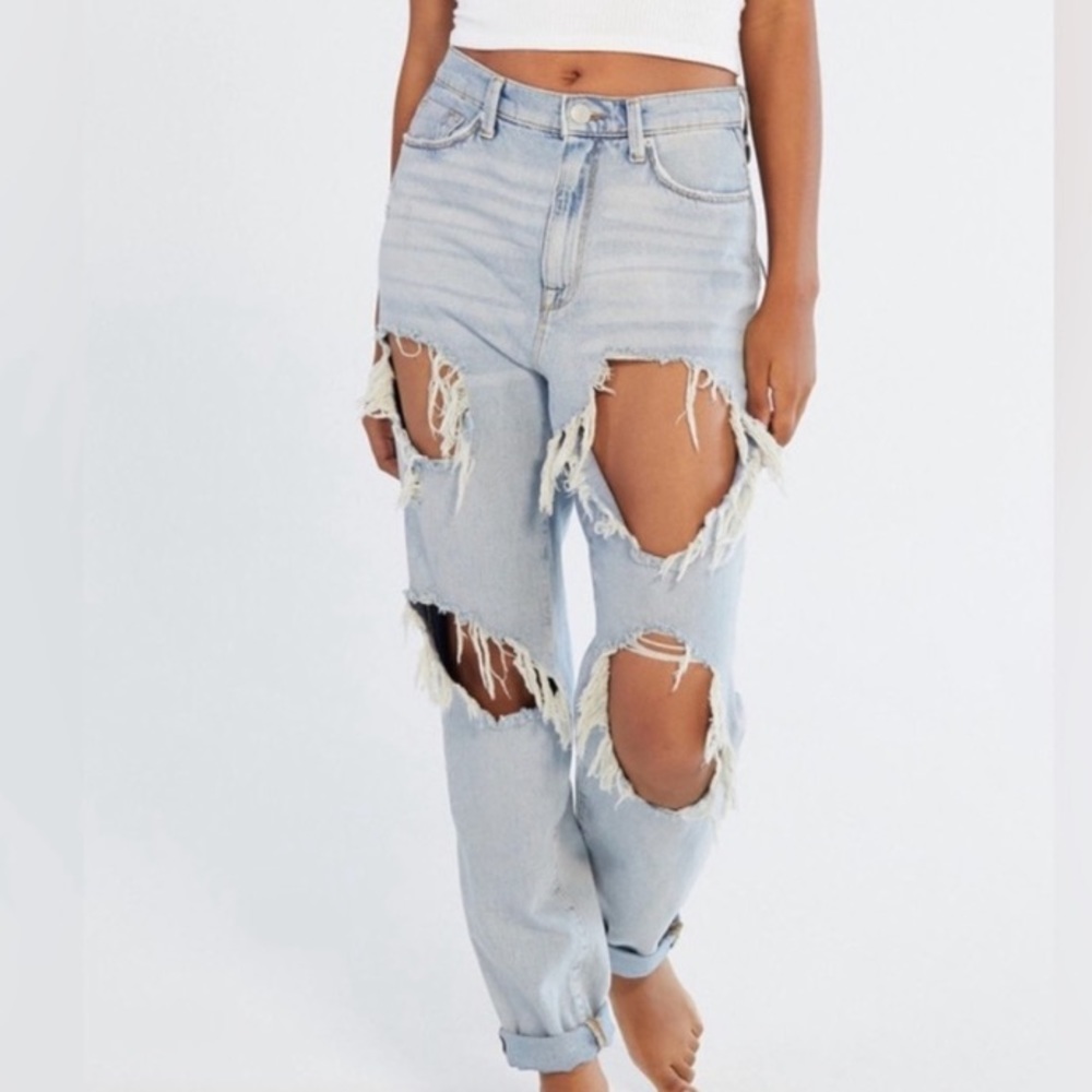 BDG Urban Outfitters Mom High Rise Skinny Ankle Distressed Light Wash